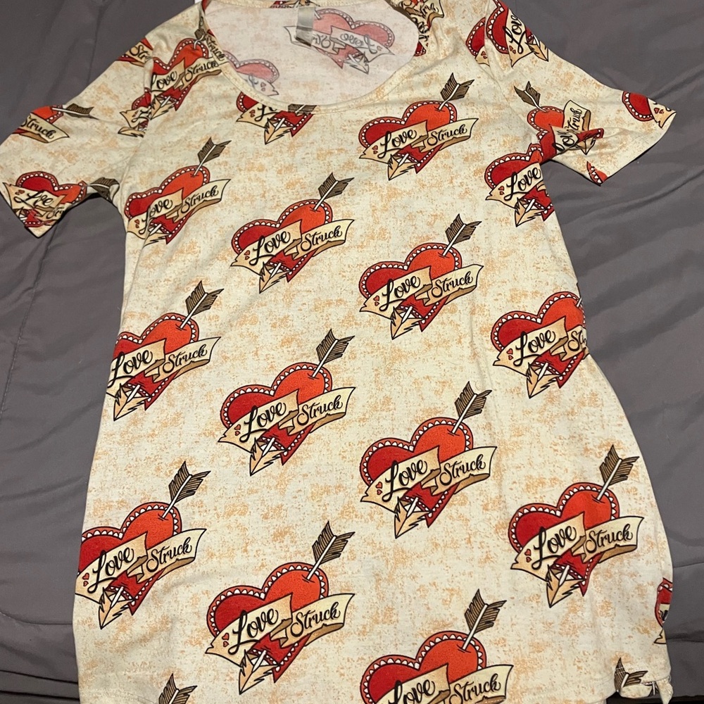 LuLaRoe holiday collection- perfect T